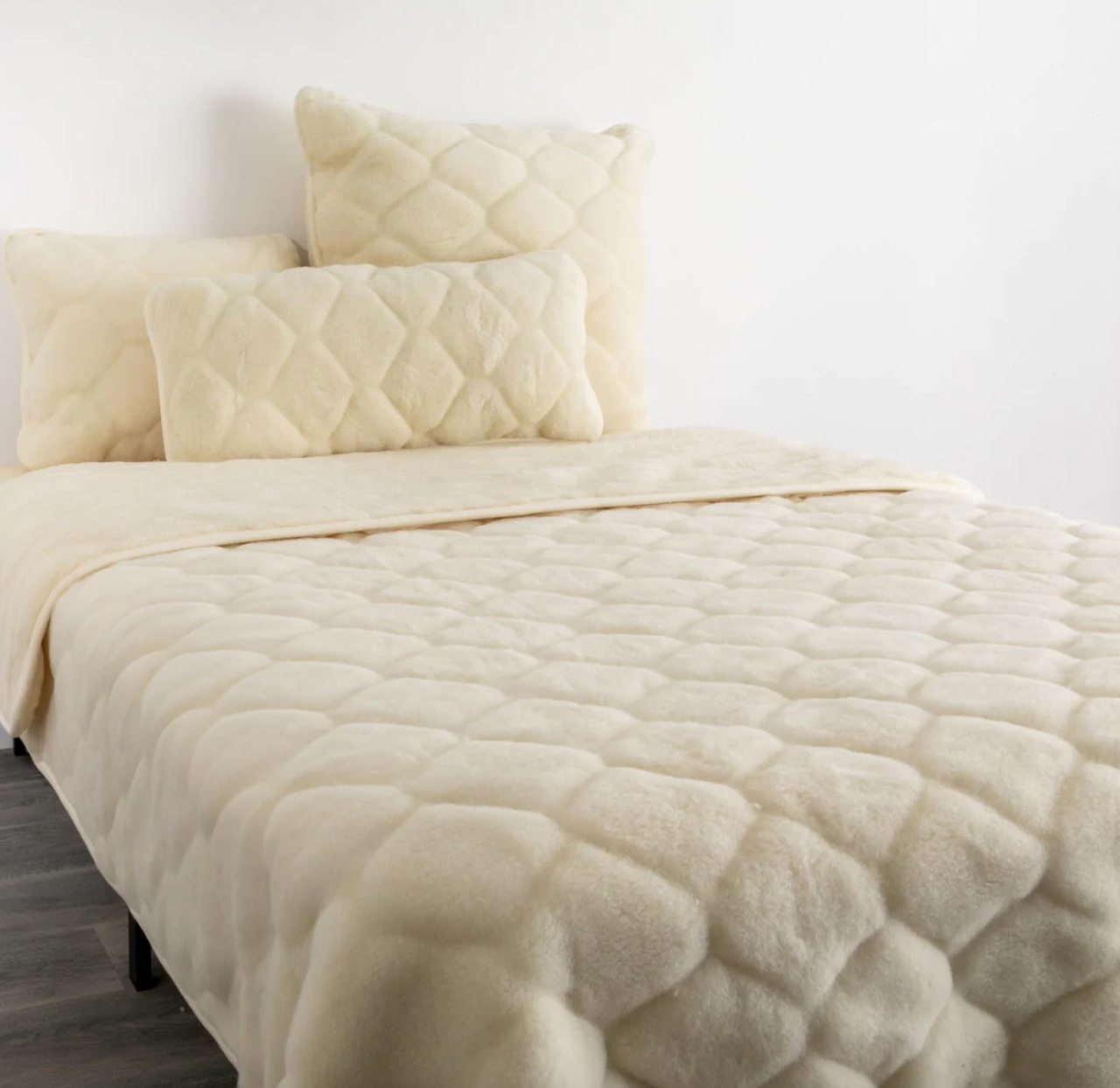 Native Cashmere Wool Quilt